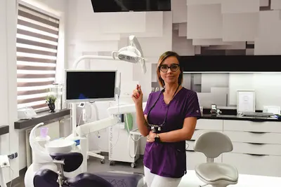 Stomatolog dzieci i dorosłych Stomatologia M-DENT Dentysta Mariola Wochal Lekarz medycyny estetycznej Częstochowa